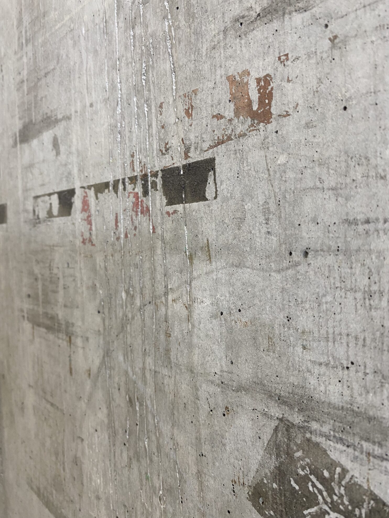 福岡市の倉庫 コンクリート柱②